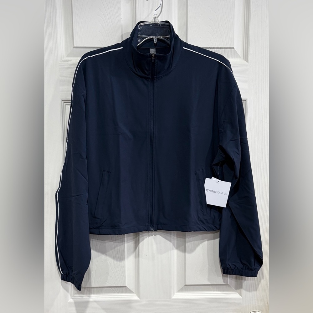 Beyond Yoga Women's Medium Track Jacket Navy Blue NWT UV Front Zip Contrast